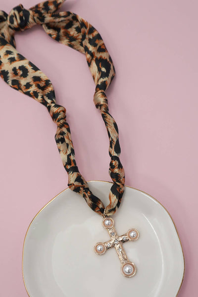 JOSSLYN by wall to wall - HANDMADE SCARF CHARM NECKLACE | 80N91790: B