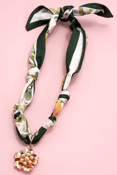 JOSSLYN by wall to wall - HANDMADE SCARF CHARM NECKLACE | 80N91790: B