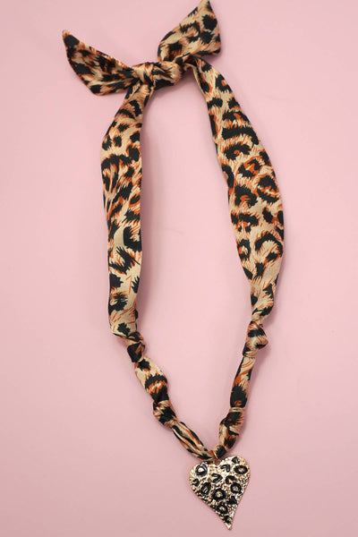 JOSSLYN by wall to wall - HANDMADE SCARF CHARM NECKLACE | 80N91790: B